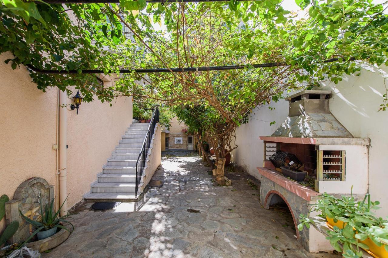 Aegina'S Flowers House Bagian luar foto